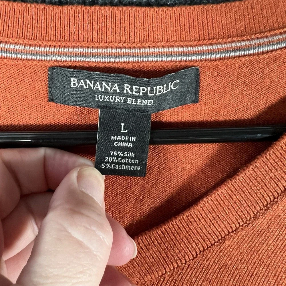 Banana Republic Silk Cotton Cashmere Blend V-Neck Sweater Men's L Orange Soft